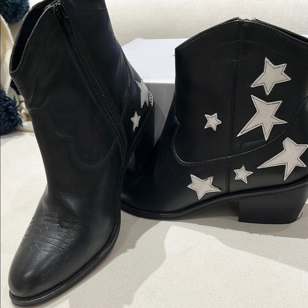 Black Star-Embellished Ankle Boots